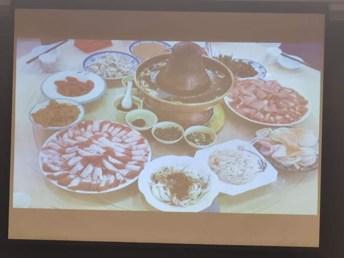 綿陽(yáng)中旅行假日旅行社舉行胡楊林、南疆專列推薦會(huì)